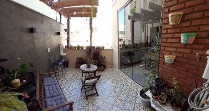 Apartamento no Centro da Cidade com Piscina, Sauna, Ar-condicionado e Jacuzzi