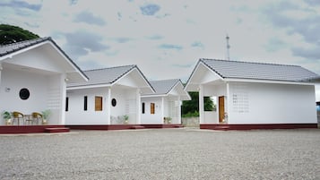 Deluxe Room, 1 Bedroom, Non Smoking | 1 bedroom, soundproofing, free WiFi, bed sheets