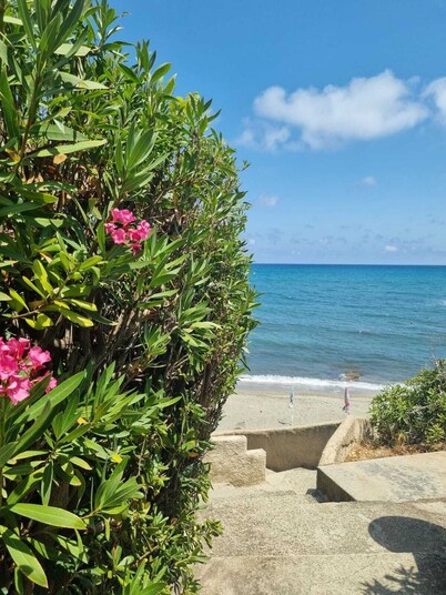 Maison au Bord de L'eau, Accès Direct à la Plage