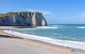 Beach nearby - 2 bedroom gorgeous home in Fécamp (Fécamp)