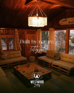 Family Twin Room, 2 Bedrooms, 2 Bathrooms, Valley View | Egyptian cotton sheets, premium bedding, memory foam beds - Westwood valley zahle (Zahlé)