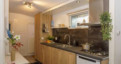 Cozy furnished cabin on a peaceful park