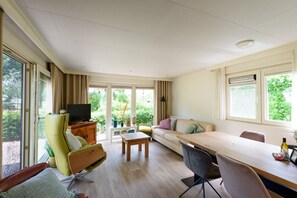 TV, libri, impianto stereo