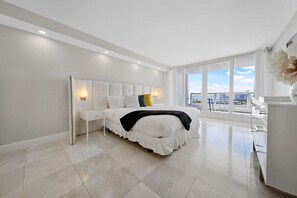 2 habitaciones, escritorio, tabla de planchar con plancha y wifi