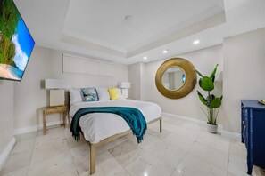 2 Schlafzimmer, Schreibtisch, Bügeleisen/Bügelbrett, WLAN