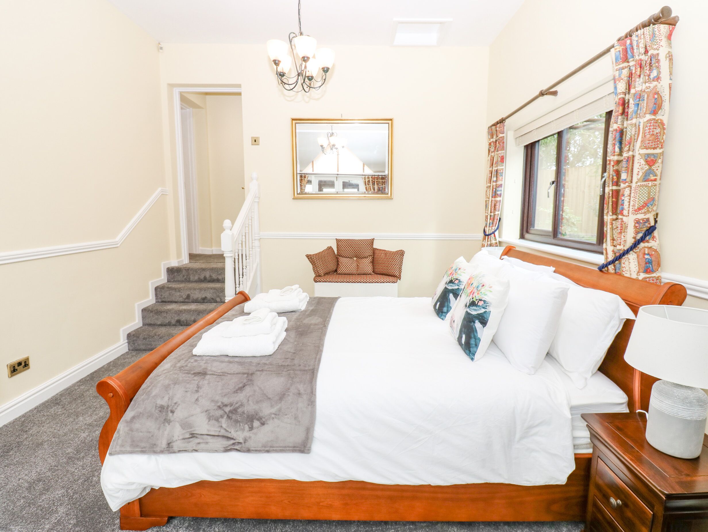 3 Schlafzimmer, individuell dekoriert, individuell eingerichtet