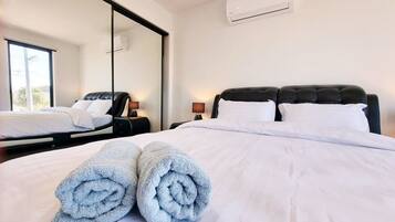 2 habitaciones, tabla de planchar con plancha, wifi y ropa de cama