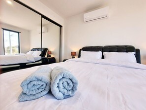 2 slaapkamers, een strijkplank/strijkijzer, wifi, beddengoed