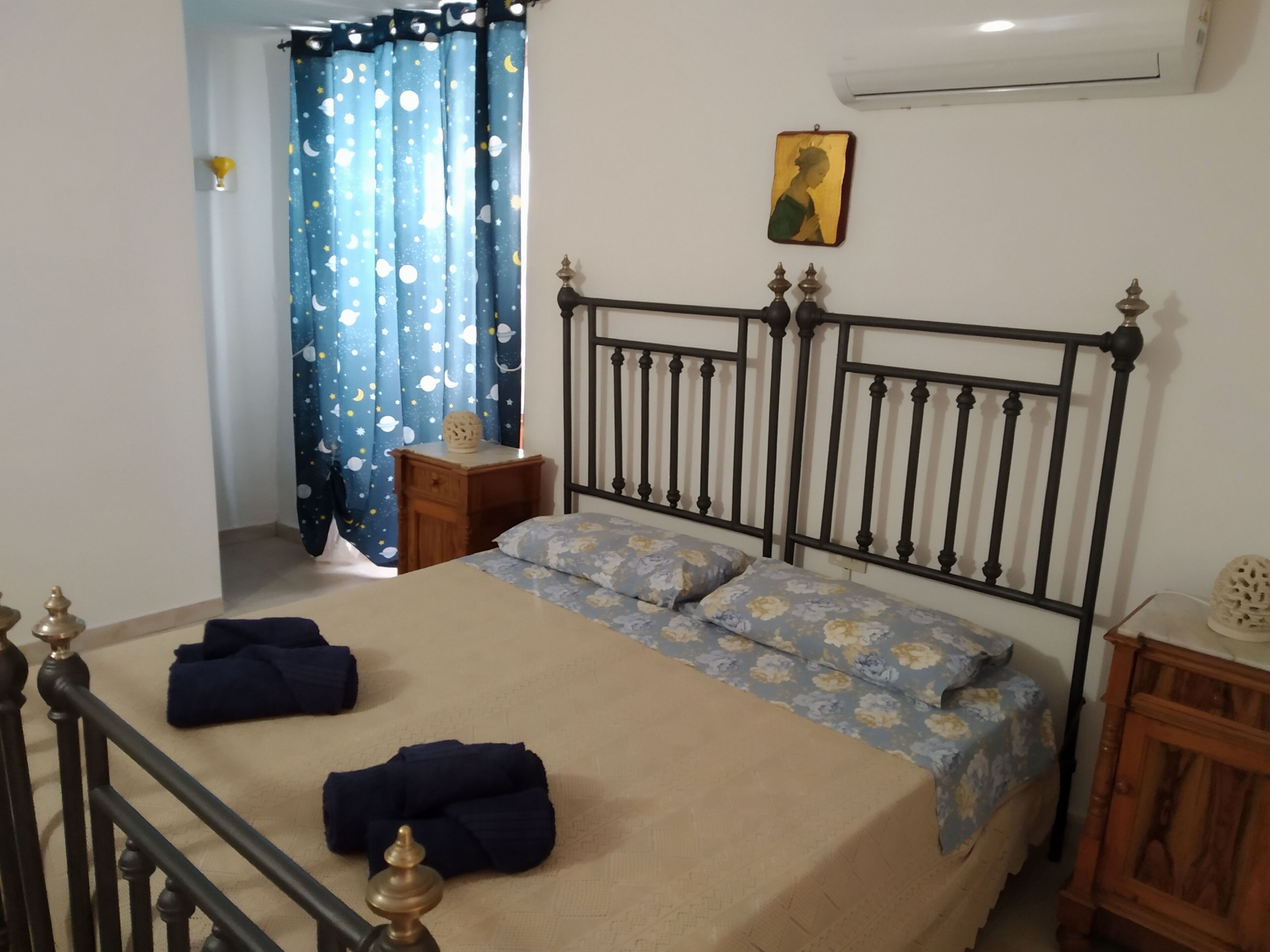 1 多间卧室、熨斗/熨衣板、免费 WiFi、床单