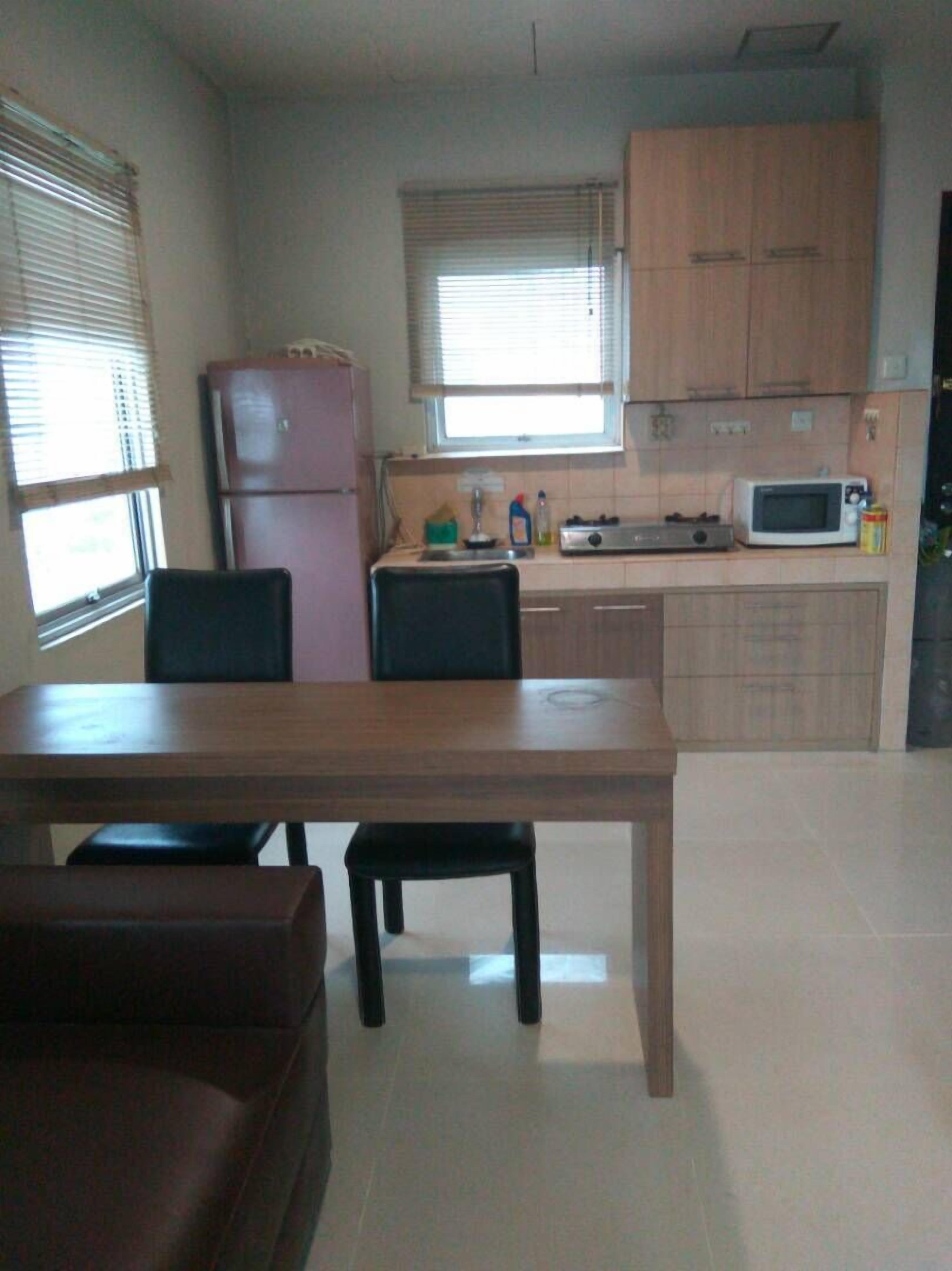 Apartemen Kota, 2 kamar tidur, pemandangan kota | Dapur pribadi | Lemari es, microwave, kompor, dan ketel listrik