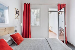 1 habitación, tabla de planchar con plancha, wifi gratis y ropa de cama 