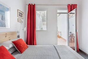 1 habitación, tabla de planchar con plancha, wifi gratis y ropa de cama