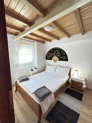 3 bedrooms, iron/ironing board, free WiFi, bed sheets - Avgoustina's Home
A breathtaking view house ! ! ! (Glossa)