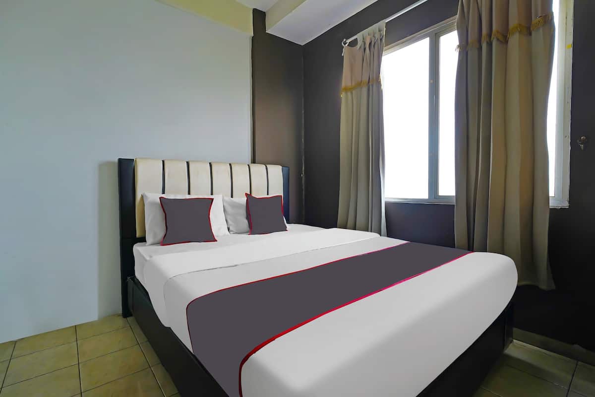 Standard Double Room | Free WiFi, bed sheets