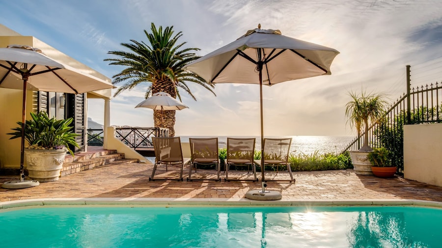 Colonial-style Apartment w Views Pool Area CBT Lodge