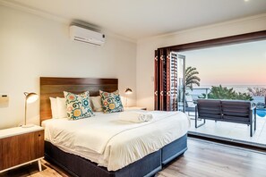 Villa | 4 bedrooms, Internet - Stylish Holiday Home With Private Pool Ocean Views Jumeirah Blue (Cape Town)