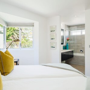 House | 2 bedrooms, Internet - Beautiful Holiday Apartment Overlooking the Beach Modoco (Cape Town)