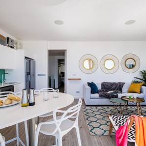 House | 2 bedrooms, Internet - Beautiful Holiday Apartment Overlooking the Beach Modoco (Cape Town)