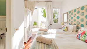 Apartment - Lovely Holiday Home w Private Courtyard Six Selbourne (Cape Town)