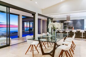 Villa | 5 bedrooms, desk, Internet - Spectacular Holiday Villa w Private Pool Gym Prima Views (Cape Town)