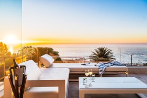 Villa | 5 bedrooms, desk, Internet - Spectacular Holiday Villa w Private Pool Gym Prima Views (Cape Town)