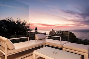 5 bedrooms, desk, Internet - Spectacular Holiday Villa w Private Pool Gym Prima Views (Cape Town)