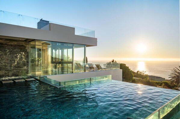 Villa | 5 bedrooms, desk, Internet - Spectacular Holiday Villa w Private Pool Gym Prima Views (Cape Town)