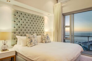 Villa | 5 bedrooms, desk, Internet - Immaculate Camps Bay Villa w Jacuzzi Views Pool Villa Grenache (Cape Town)