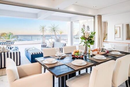 Immaculate Camps Bay Villa w Jacuzzi Views Pool Villa Grenache