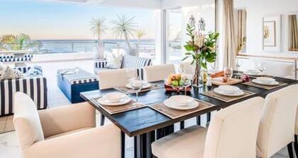 Immaculate Camps Bay Villa w Jacuzzi Views Pool Villa Grenache