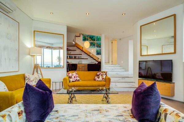 Immaculate Camps Bay Villa W Jacuzzi Views Pool Villa Grenache - Camps Bay