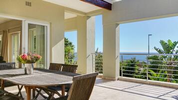 Villa | 7 bedrooms, desk, Internet