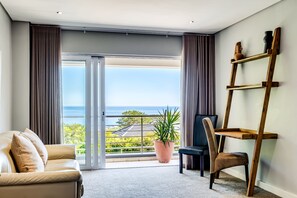 วิลล่า | 7 ห้องนอน, โต๊ะทำงาน, อินเทอร์เน็ตความเร็วสูง