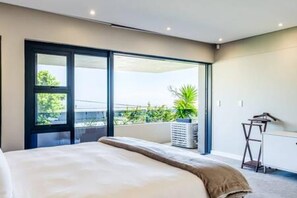 House | 4 bedrooms, Internet - Spacious Holiday Apartment With Fantastic Views Deck Pool Malindi (Cape Town)