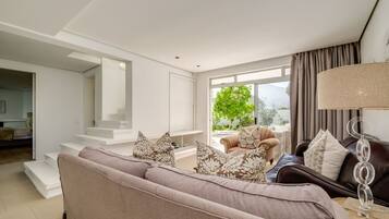 Villa | 6 bedrooms, Internet