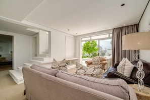 Villa | 6 bedrooms, Internet
