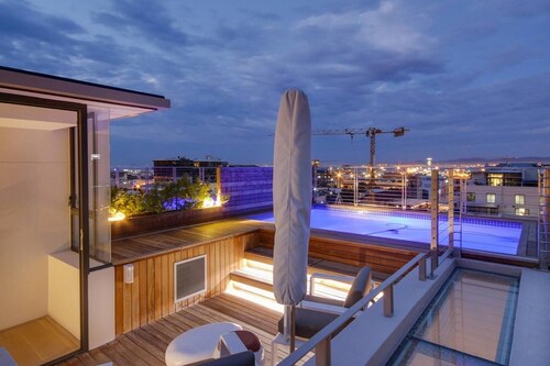 Stylish Apartment in the Heart of the De Waterkant Loader A