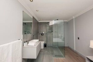 Apartment | 2 bedrooms, Internet - Holiday Apartment Opposite the Beach Seasonsfind the Sunset (Cape Town)