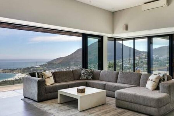 Villa | 4 bedrooms, Internet