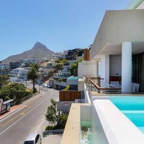 Apartment | 3 bedrooms, Internet - Secure Camps Bay Apartment w Pool Views Bali C (Cape Town)