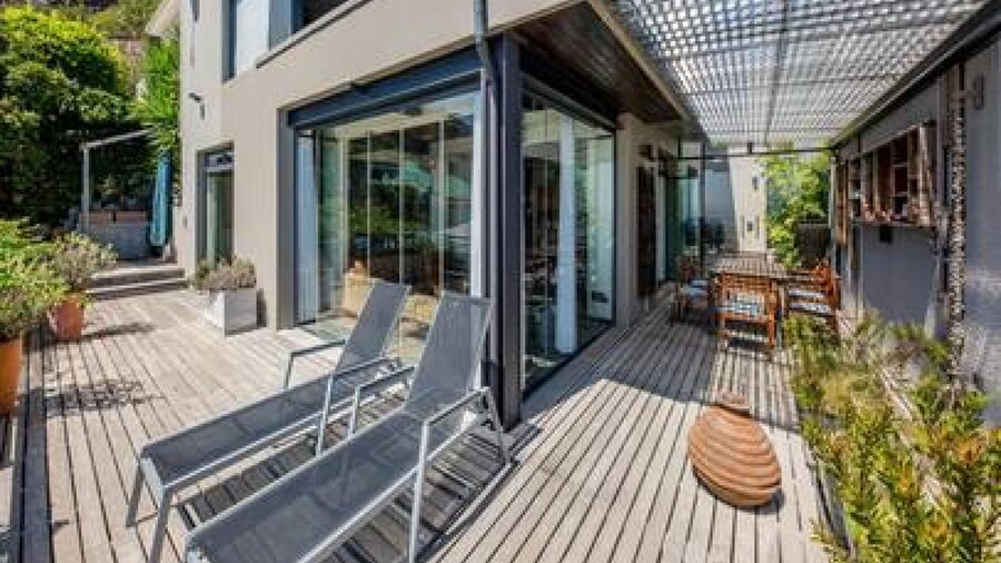 Beautiful Apartment w Deck Stunning Views Rhine Stone
