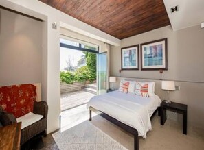 Apartment | 2 bedrooms, Internet - Beautiful Apartment w Deck Stunning Views Rhine Stone (Cape Town)