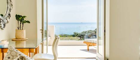 Villa | 5 bedrooms, desk, Internet