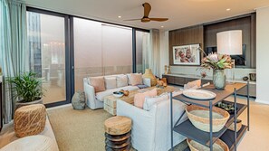 Apartment | 3 bedrooms, desk, Internet - Stylish Apartment With Rooftop Deck Pool 53 Napier (Cape Town)