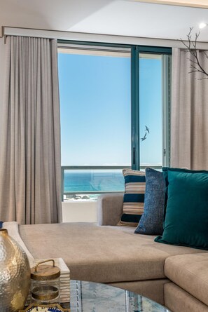 3 bedrooms, Internet - Stylish Secure Camps Bay Holiday Apartment 9 Nautica (Cape Town)