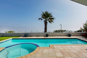 Apartment | 3 bedrooms, Internet - Secure Camps Bay Apartment With Pool Views 17 Nautica (Cape Town)