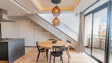 3 bedrooms, Internet