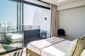 Apartment | 3 bedrooms, Internet - Modern Apartment w Rooftop Deck Jacuzzi Penthouse on S (Cape Town)