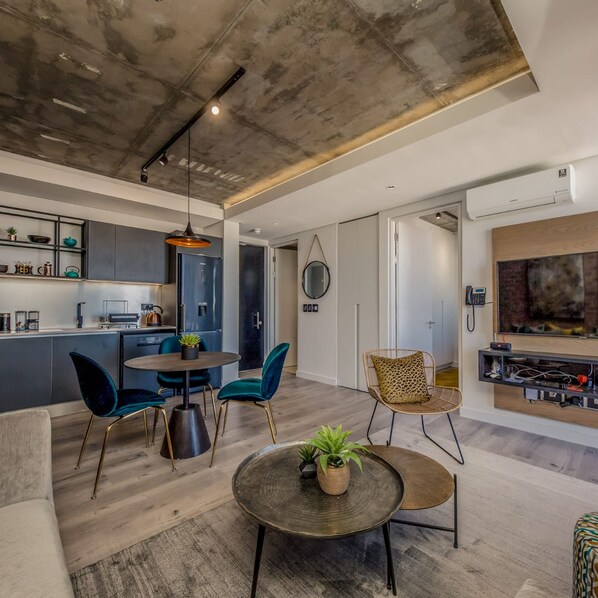 Apartment | 1 bedroom, Internet - Beautifully Decorated Apartment in Cape Town Urban Signature (Cape Town)