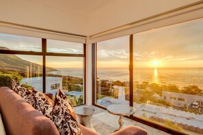 Villa | 6 bedrooms, desk, Internet - Camps Bay Holiday Villa With Sunset Views Sunset Views (Cape Town)